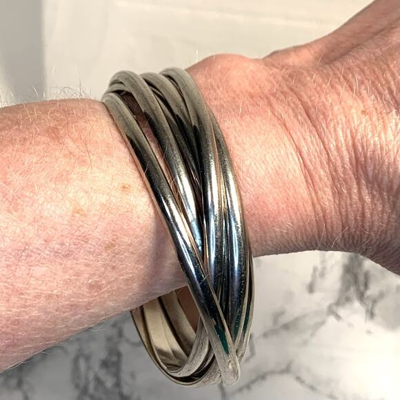 Vintage Rolling Bangle Bracelet Interlocking Silver Tone Bangles - Picture 3 of 5
